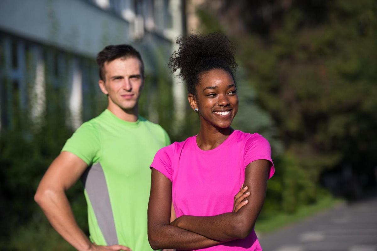 Home Workouts vs. Gym Sessions: Pros and Cons